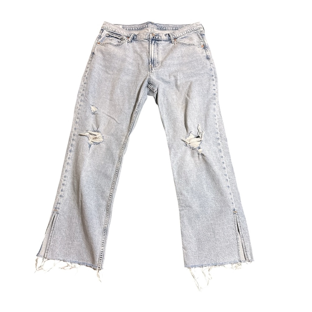 GAP Light wash Distressed 90’s Jean